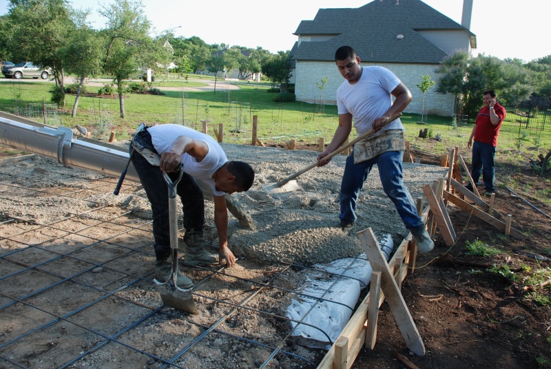 2010/05(May)/Firepit construction/800x600_2010-05-29-27 Firepit Construction.jpg